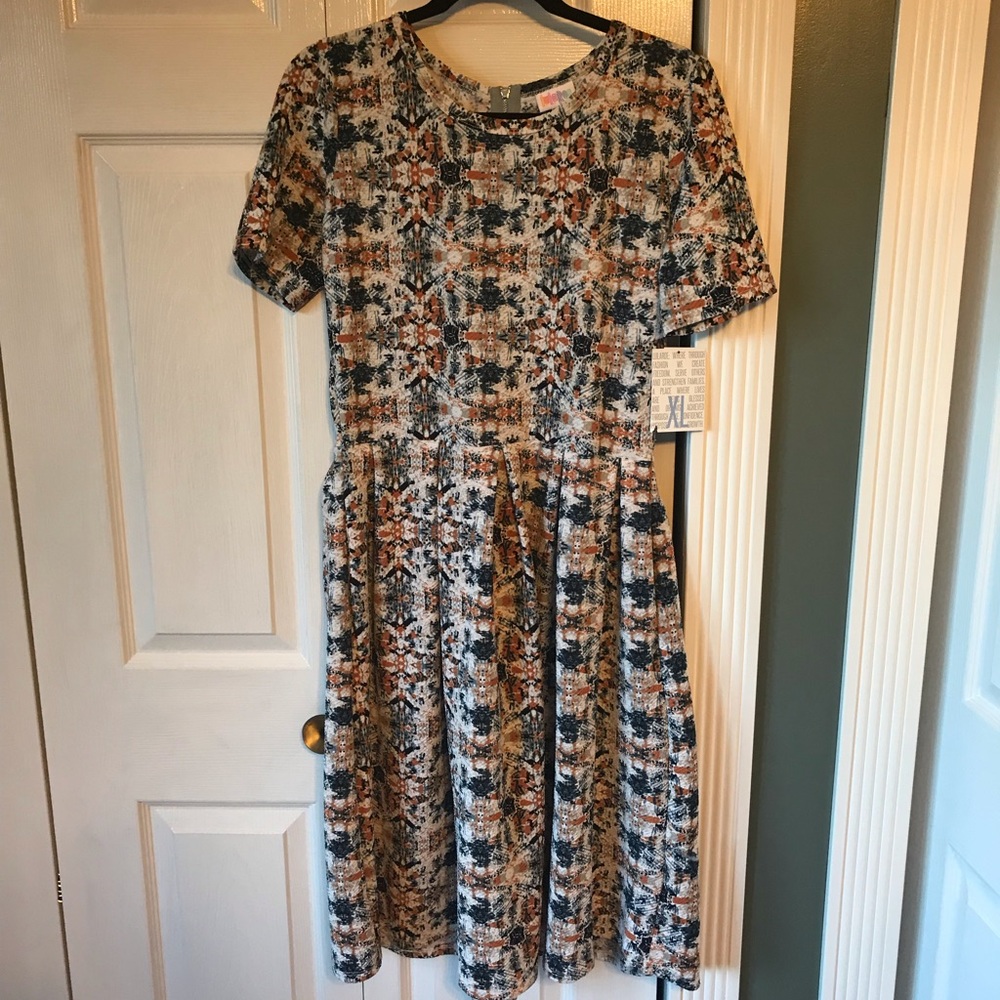 Lularoe Amelia